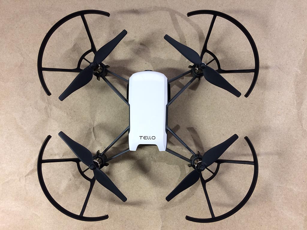 DJI ドローン TELLO 本体です